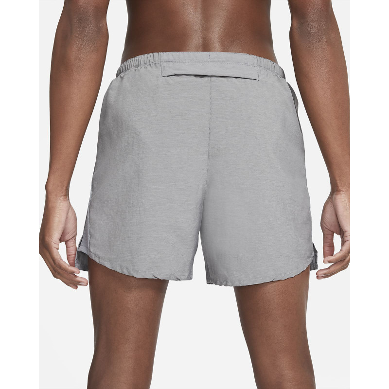 Nike Challenger M 5" Gris Log Plata
