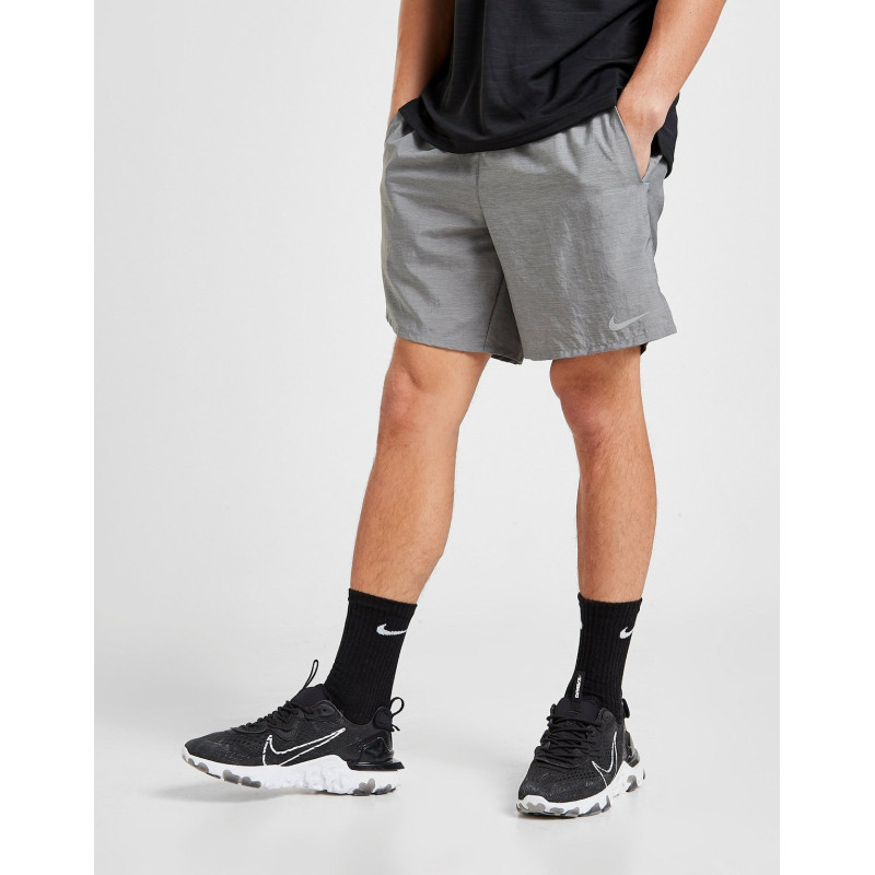 Nike Challenger M 5" Gris Log Plata