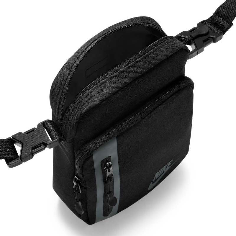 Nike elemental crossbody AA