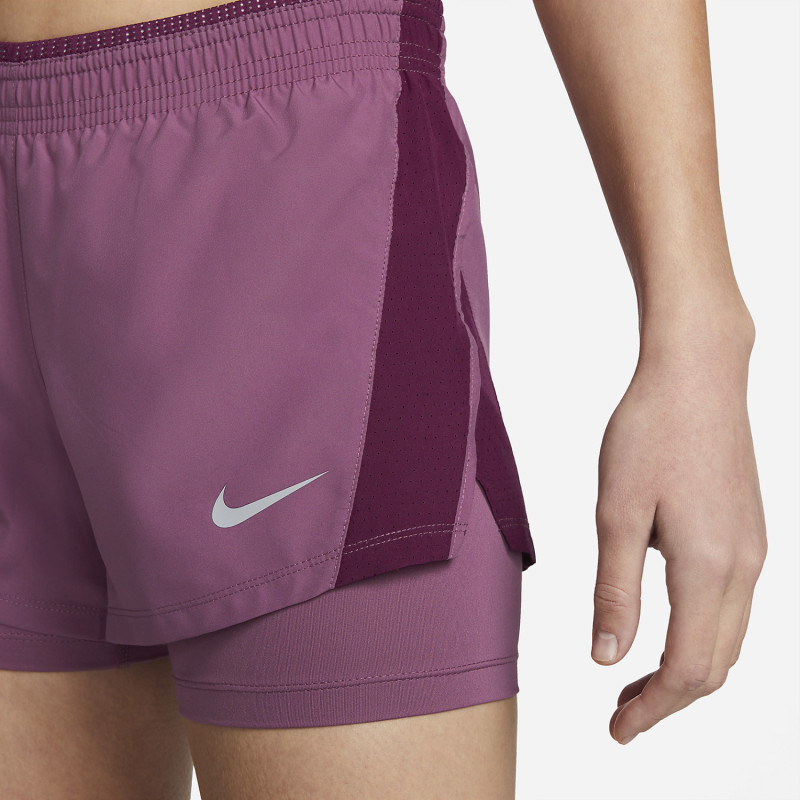 Nike 10K Women´s 2 in 1 running short light bordeaux sangria/wolf grey