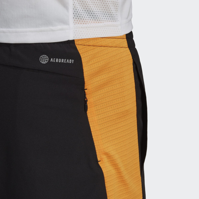 Adidas own the run short black/orarus/refsil M